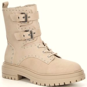 Chelsea and Violet womans combat boot, size 7. Taupe. Man-made material.